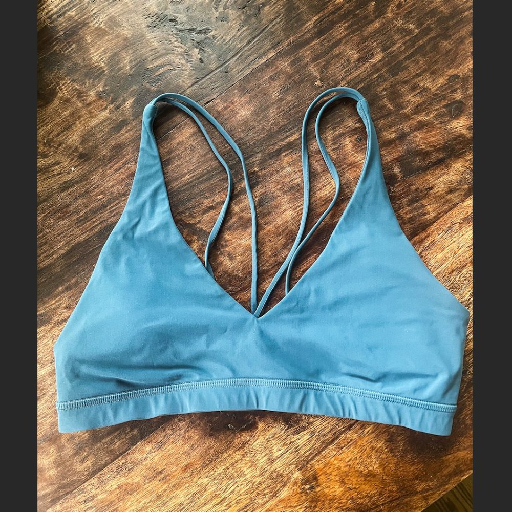 lululemon strappy back v neck sports bra sz 6